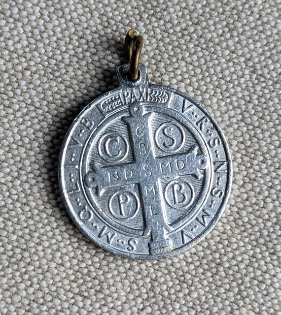 Bague Médaille de Saint Benoît en Argent 925 pour Femme Fleur de Lis