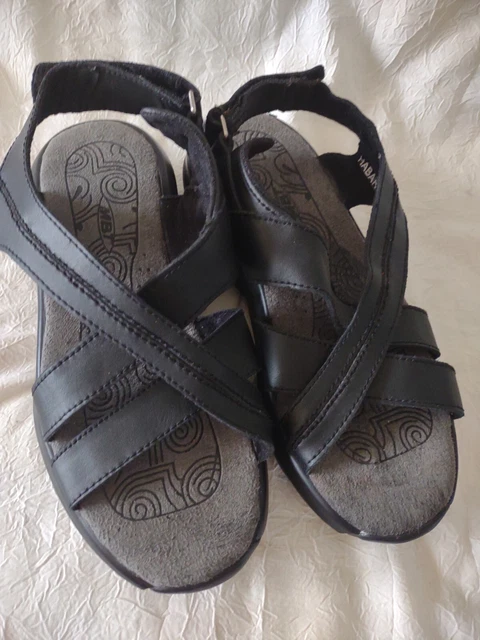 Mbt Black Leather Sandals Adjustable Straps Rubber Soles Eu 35 / Us 5.5