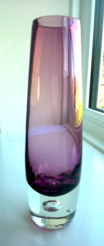 Scandi Aseda Glasbruk? Vintage 19cm Purple Art Glass Vase with bubble base.
