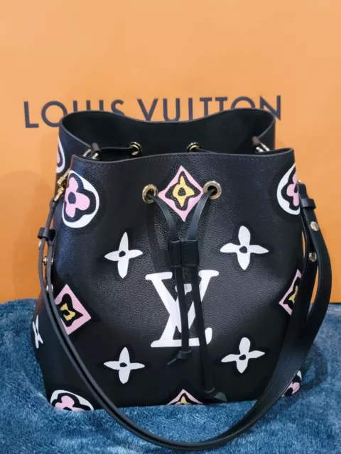 Louis Vuitton Pochette Metis Wild at Heart Arizona Beige in Coated