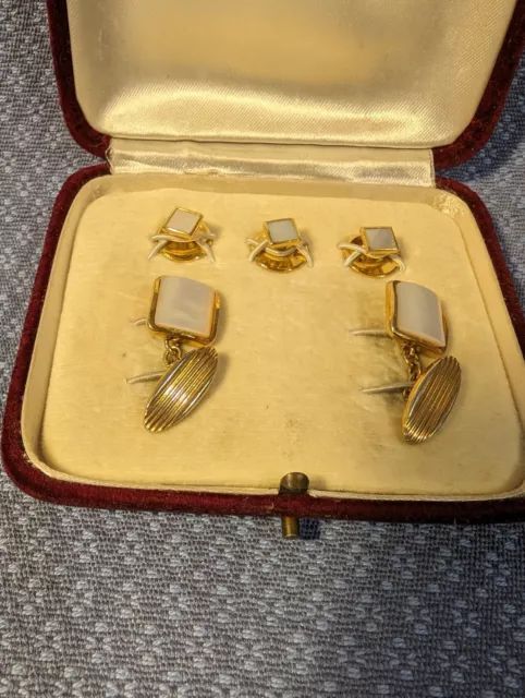 Boxed set of Gilt "Mother of Pearl" Style Gilt Cufflinks + 3 matching studs VGC