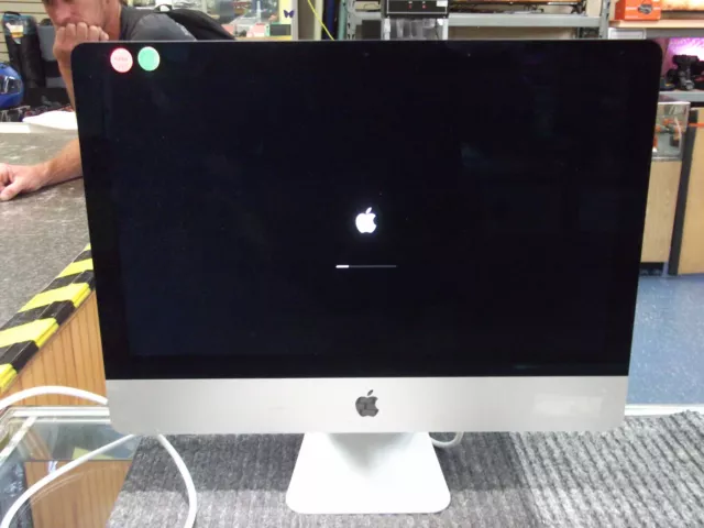 Apple iMac 21.5-Inch "Core i5" 1.4Ghz, 8GB RAM, 500GB HDD (Mid-2014) [for parts]