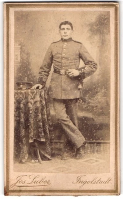 Fotografie Jos. Luber, Ingolstadt, Portrait Soldat in Uniform CDV /Kabinett-Foto