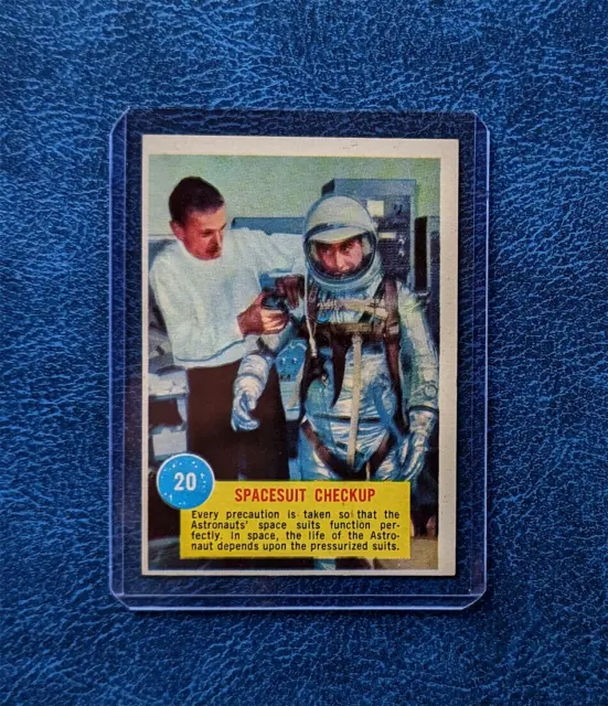 1963 Topps # 20 - Astronauts 3D-  Spacesuit Checkup - Nice !