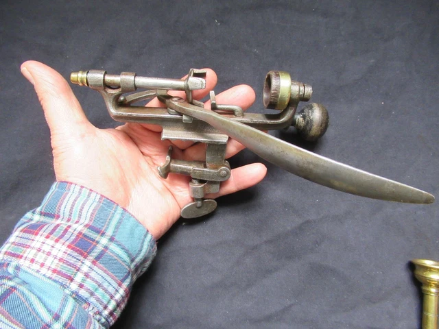 Paire De Chenets En Fer Forgé D'époque 18 ème