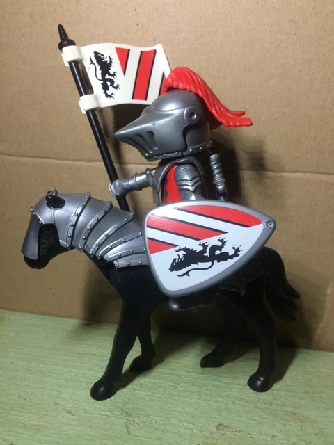 Figurine Playmobil Chevalier Avec Double Hache - Personnalisée, Occasion