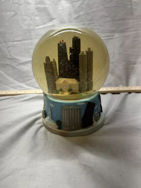 Saks Fifth Avenue Musical Snow Globe CHICAGO Three Jays Import Vintage Retired 3