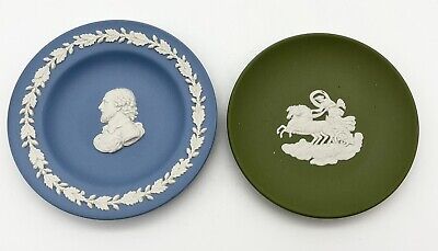 Pair of VTG Wedgewood Jasperware Plates Blue & Green with White Cameos England