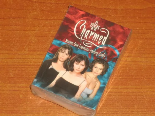 Charmed ""Season One"" Sammelkarten. Komplettes Basisset mit 72 Karten Tintenwerk 2000