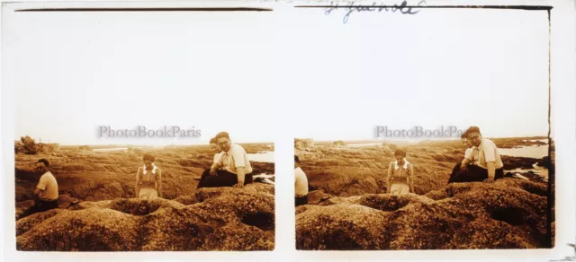 FRANCE Family Excursion c1935 Photo Stereo Glass Plate Vintage 