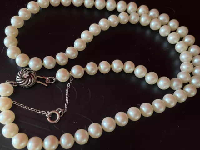 Vintage echte Salzwasser Perlenkette 8 mm mit 835 Silberverschluss