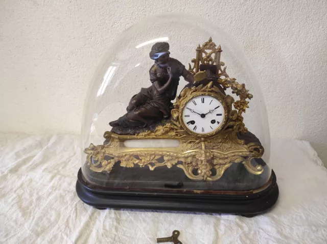 Ancienne Horloge, Pendule Romantique de cheminée en régule 1856 Guibout XIX°