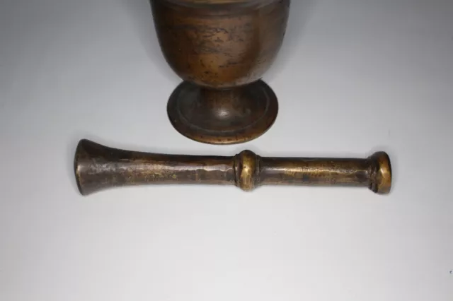 Antiker Mörser mit Pistill Bronze vintage mortar with pestle bronce 3