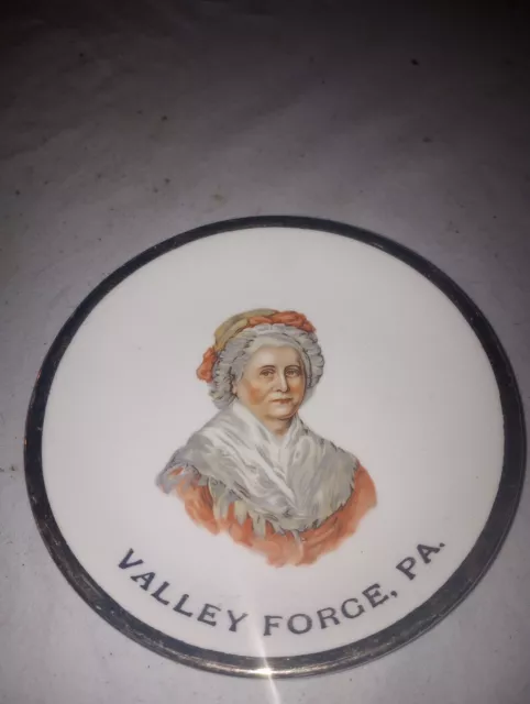 Gold Trim Martha Washington Portrait Plate Souvenir of Valley Forge, PA-4.5"