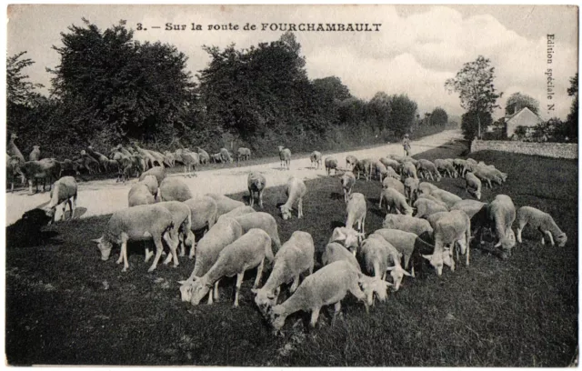 CPA 58 - Sur la route de FOURCHAMBAULT(Nièvre) - 3. Troupeau de moutons