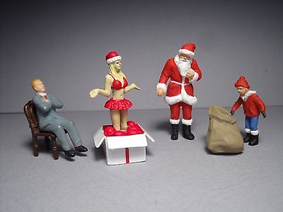 4  Figurines  1/43  Set 328  Noël  Pour  Petits  Et  Grands  Vroom  A Peindre