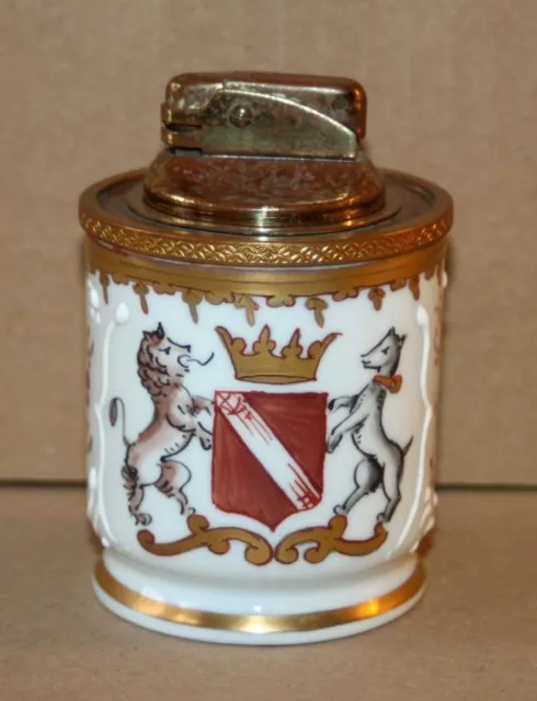 Ancien briquet de table - socle en porcelaine de Limoges a décor de blason