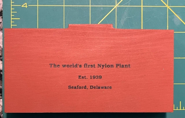 Seaford Delaware Cats Meow DuPont Nylon Plant Wooden Shelf Sitter Signed 1990 3