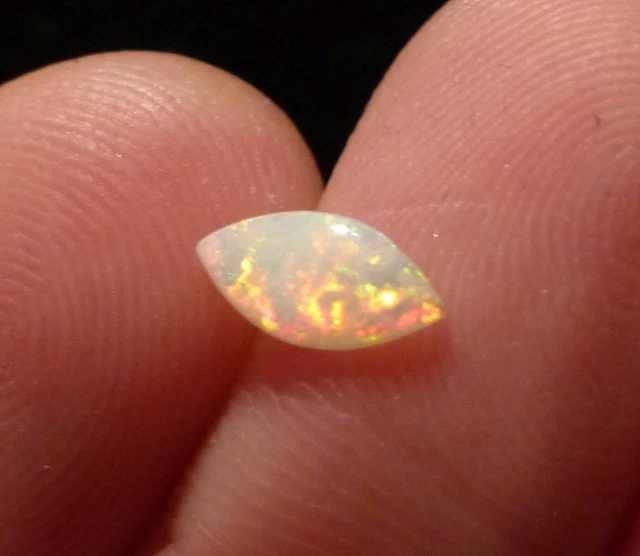 Opale Noire Naturelle Lightning Ridge Australie 0.195 Carats - Cabochon Multicolore Non Traité