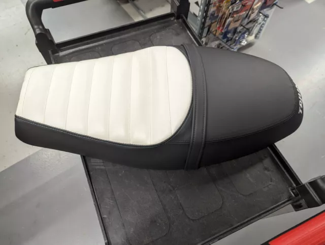 thruxton r dual comfort seat