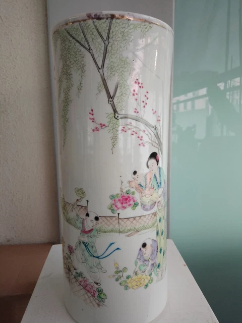 Chinese Antique Brush Pot Vase late 19th early 20th Century Porcelain