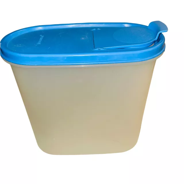 https://www.picclickimg.com/AmwAAOSwcZxh30Gh/Tupperware-Modular-Mates-Cereal-Keeper-Oval-Container-Blue.webp