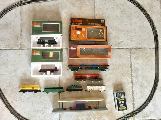 Circuit de train éléctrique LIMA HO scale 1970, locomotive, 7 wagons et 49 rails