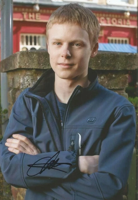 EASTENDERS* CLAY MILNER RUSSELL 'BOBBY BEALE' SIGNED 6x4 PORTRAIT PHOTO+COA