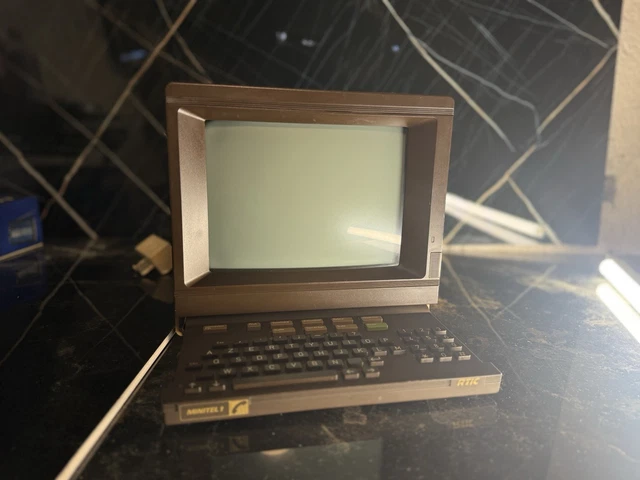 Minitel 9 NFZ 300 - Collection Minitel 9 NFZ 300 - Collection