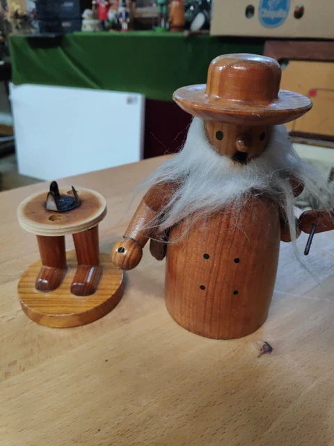 Altes Räuchermännchen aus Holz, 21 cm hoch 2