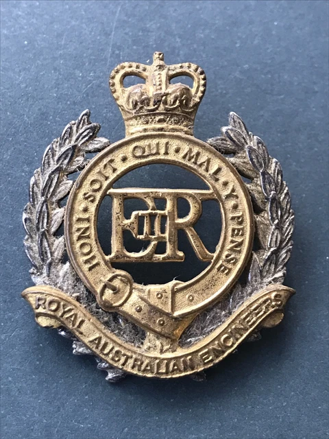 Genuine British Military Issue Officers Rank Crown Snap Pin Metal Badge – RM6