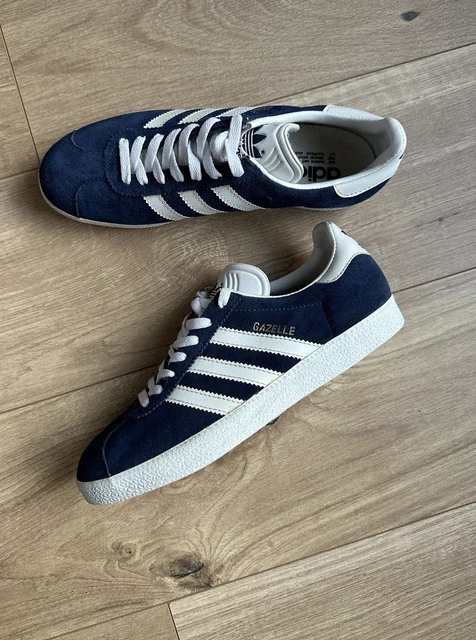adidas gazelle silver green womens Vintage Adidas Sneakers Women's US 7 – dla dushy