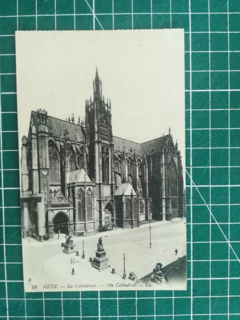 064 CPA Antique - Metz - La Cathedral - Circa 1919