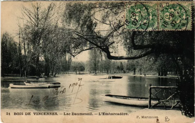 CPA Bois de VINCENNES - Lac Daumesnil - L'Embarcadére (519502)