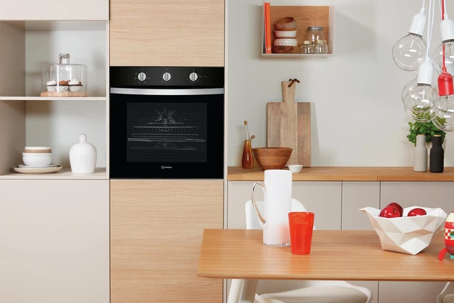 Indesit IFW 4534 H BL 71 L A Noir 6