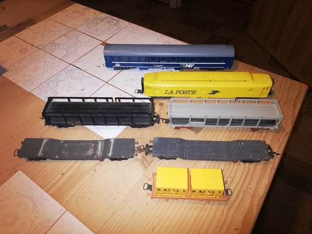 lots de 4 wagons jouef et lima STVA sans boîte bon état d