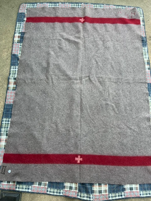 Vintage Authentic Military Hospital Swiss Army Wool Blanket Hs 41 W/ Metlal Tag Vintage Authentic Military Hospital Swiss Army Wool Blanket Hs 41 W/ Metlal Tag