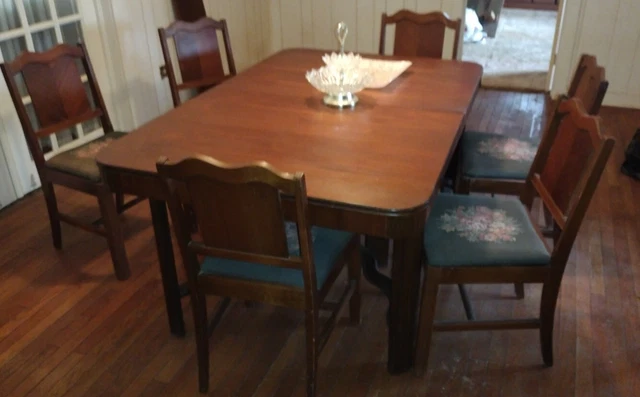 Gorgeous Early 1930s Duncan Phyfe Dining Room Table & 6 Original Chairs!!