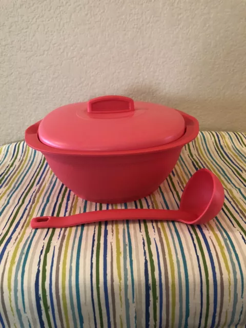 Tupperware Legacy Rice and Soup Server Bowl with Scoop Set NEW