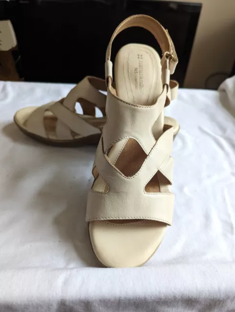 NATURALIZER TANNER Ivory Leather Wedge Heel Sandals Open Toe Size 11M *NEW*