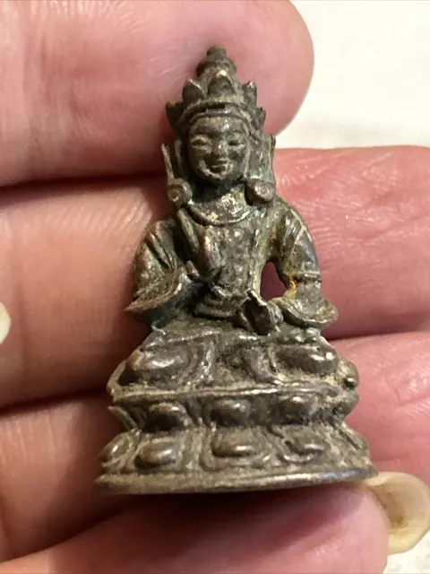 Chinese Bronze Buddha, unknown age, beautifully crafted 未知年代的小銅佛像 #A-011