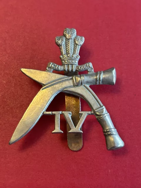 4th Prince Of Wales Own Gurkha Rifles Cap Badge White Metal With Slider Gaunt??