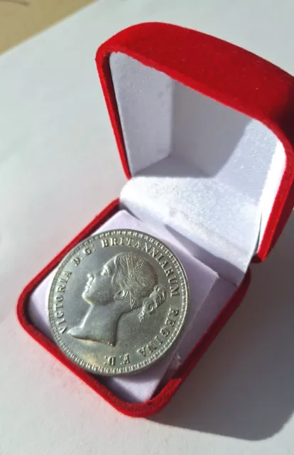 Queen Victoria 1839 Una & The Lion Champagne Silver Crown Coin In Red Velvet Box