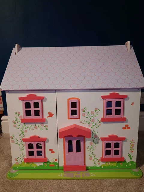 BIGJIGS ROSE COTTAGE - Wooden Dolls House with Furniture and EXTRA  characters £42.30