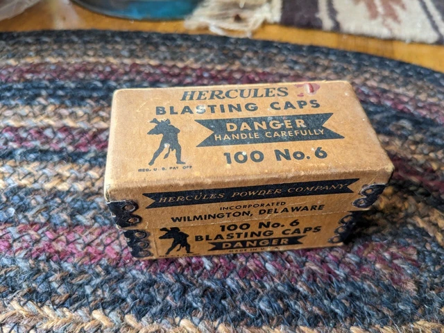 HERCULES BLASTING CAPS - 100 NO. 6 - CARDBOARD BOX ONLY Wilmington Delaware