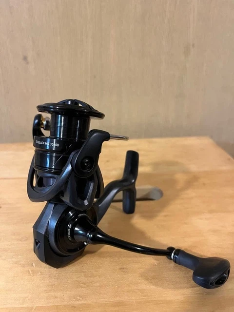 DAIWA 21 TD BLACK MQ 3000D Spinning Reel Excellent Condition