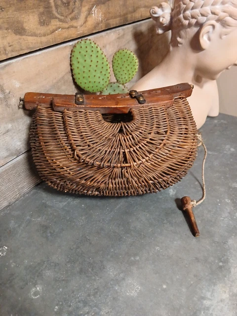 Ancien panier de pêche - France