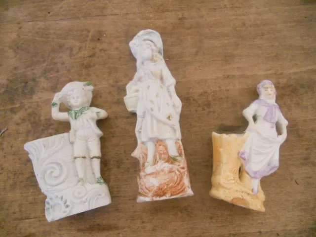 3 figurines personnages en biscuit ancien