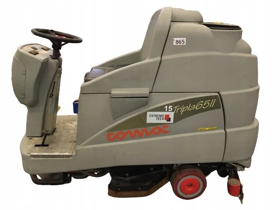 Comac Tripla 65B /#C E1XT 7735 cleaning machine