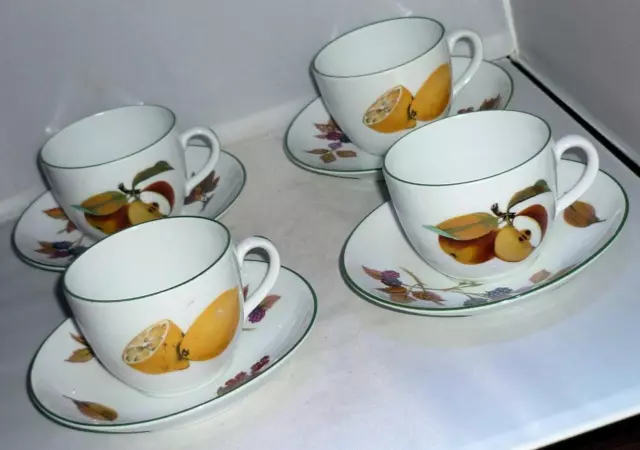 4 Lovely Vintage Retro Royal Worcester Evesham Vale Fruit Coffee Tea Cup Saucer